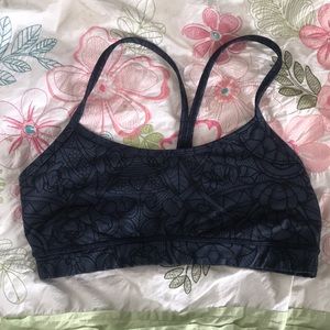 Lulu lemon powder y bra
